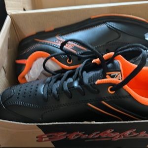 Black and Orange men’s bowling shoes